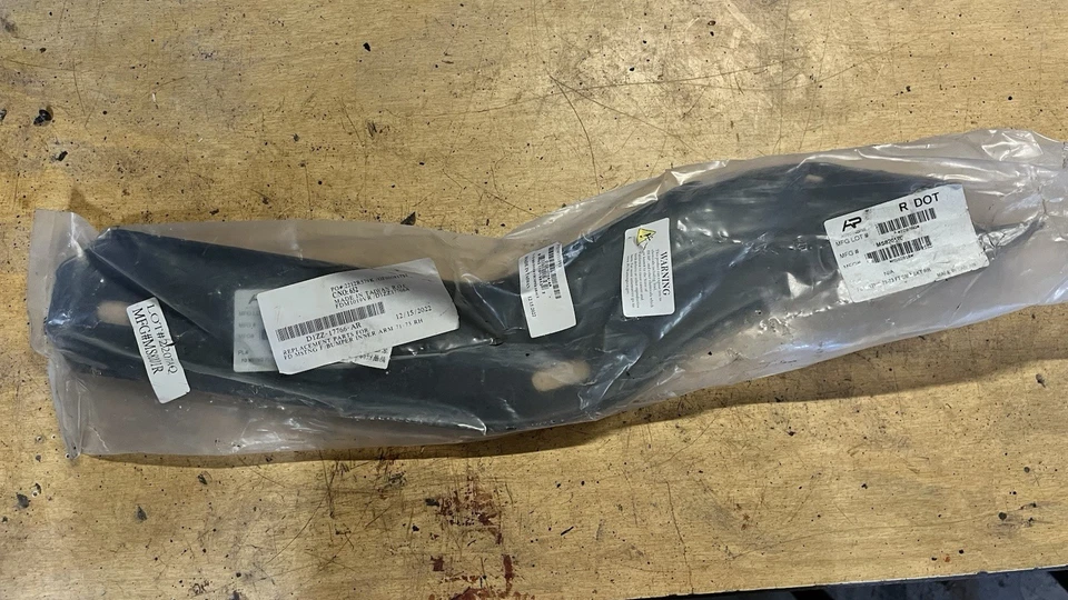 Soporte de parachoques interior del lado del pasajero delantero Ford Mustang 1971-1972 Foto 3 de 3