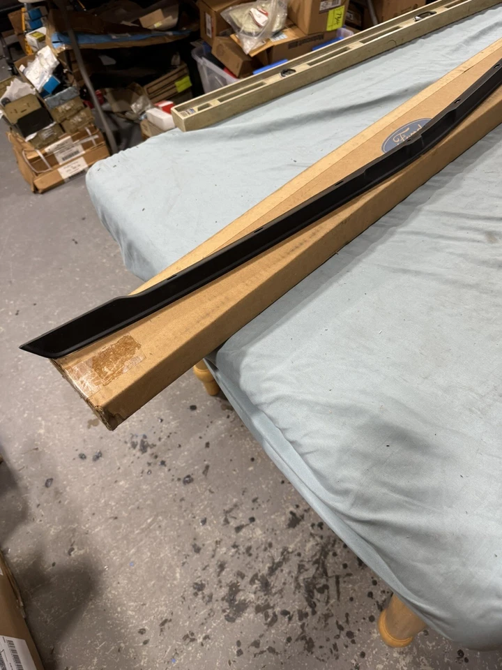 Nuevo deflector de aire Ford Country Squire 1988-1991 OEM E8AZ54001A06A LTD Crown Nuevo de Lote Antiguo Foto 2 de 3