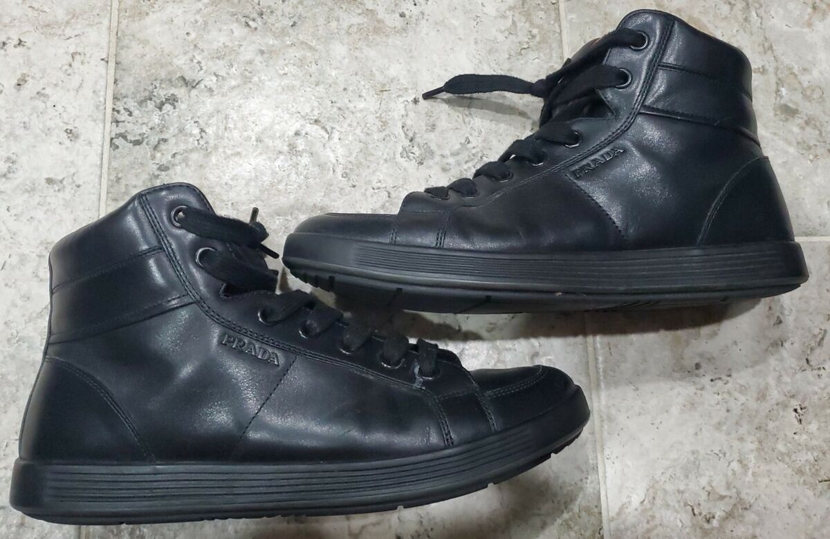 AUTHENTIC LUXURY PRADA HIGH-TOP BLACK LEATHER SNEAKERS MODEL AUTHENTIC LUXURY PRADA HIGH-TOP BLACK LEATHER SNEAKERS MODEL