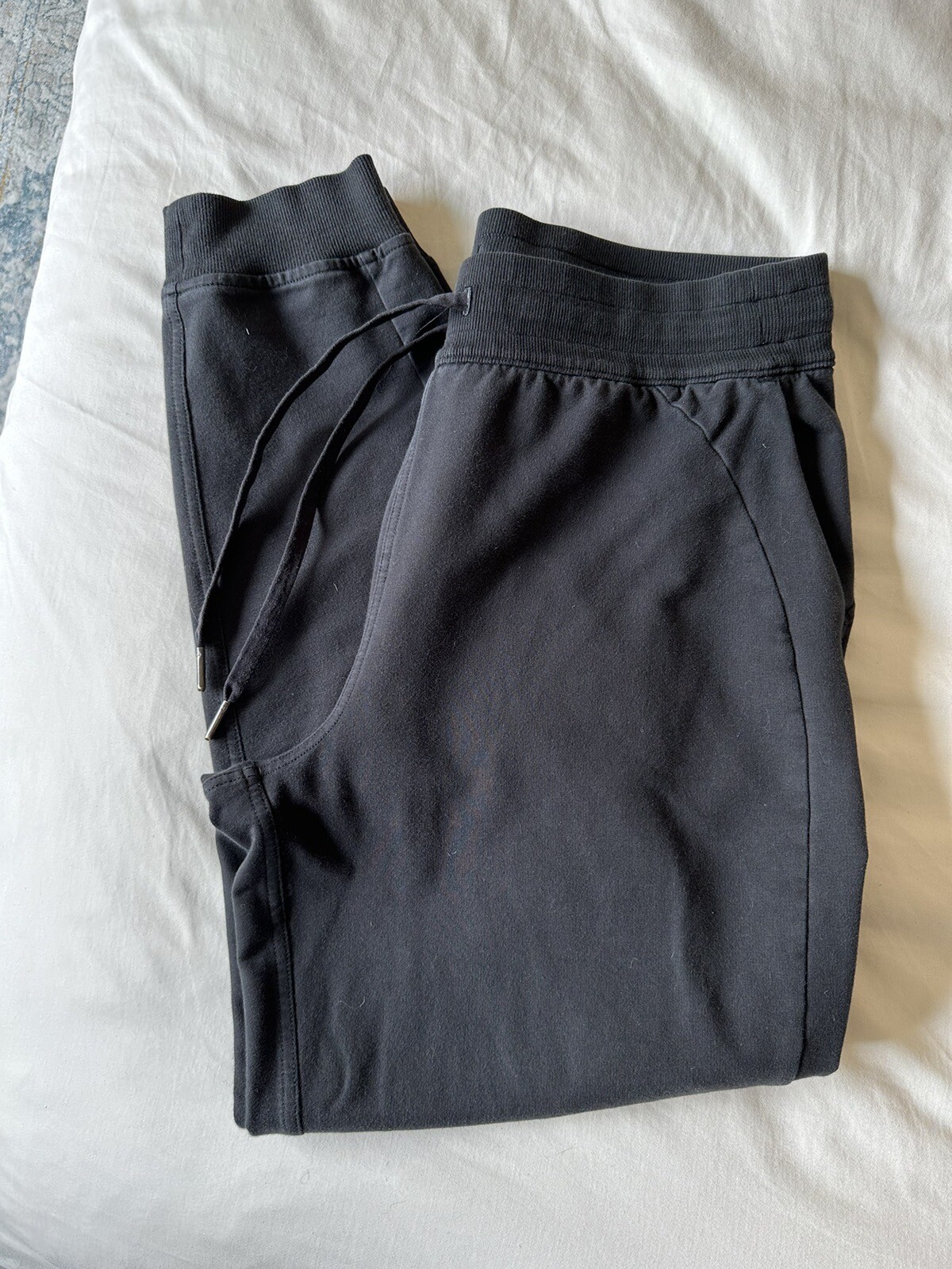 Lululemon Scuba HighRise Jogger Black Women’s Size 10 Gem