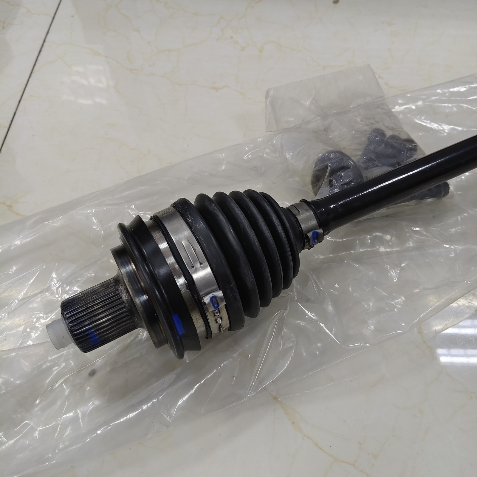 Audi R8 2008 Front Axle shaft P/N 420407271A