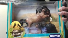 Vintage BREYER WILD MUSTANGS Dun Appaloosa Rearing Mustang & Black Bear 754803
