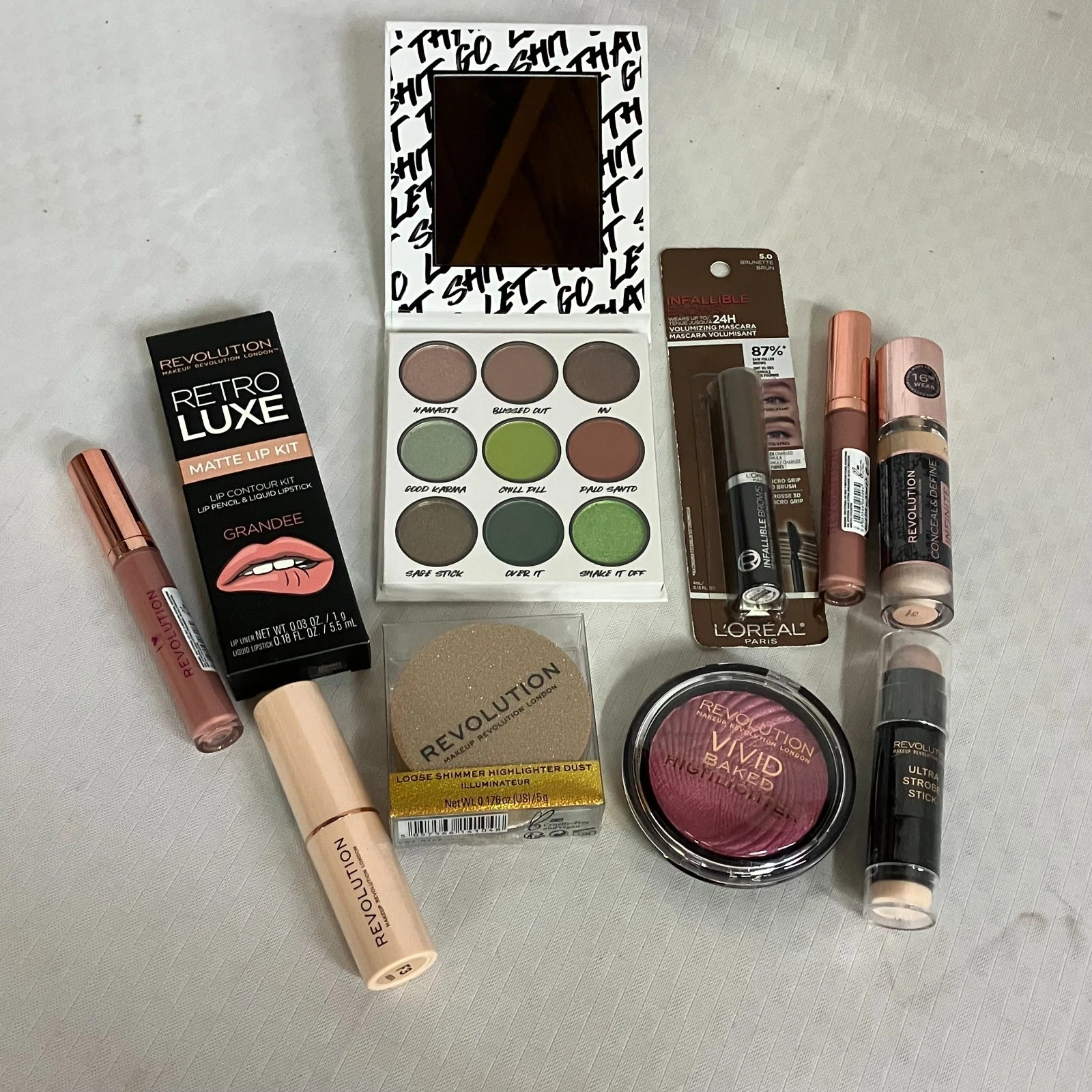 Revolution & L'Oréal Full Face Bundle Concealer Eyeshadow 10 Set Makeup Kit New
Opens in a new windo