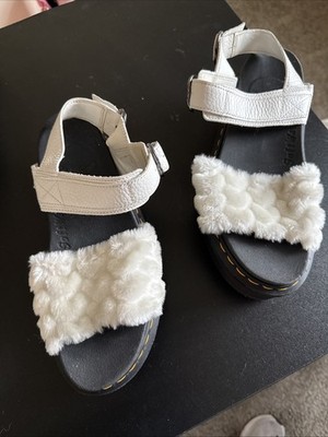 Dr Martens Sandals Voss Quad Fluffy White Leather Heart Buckles Womens US 9