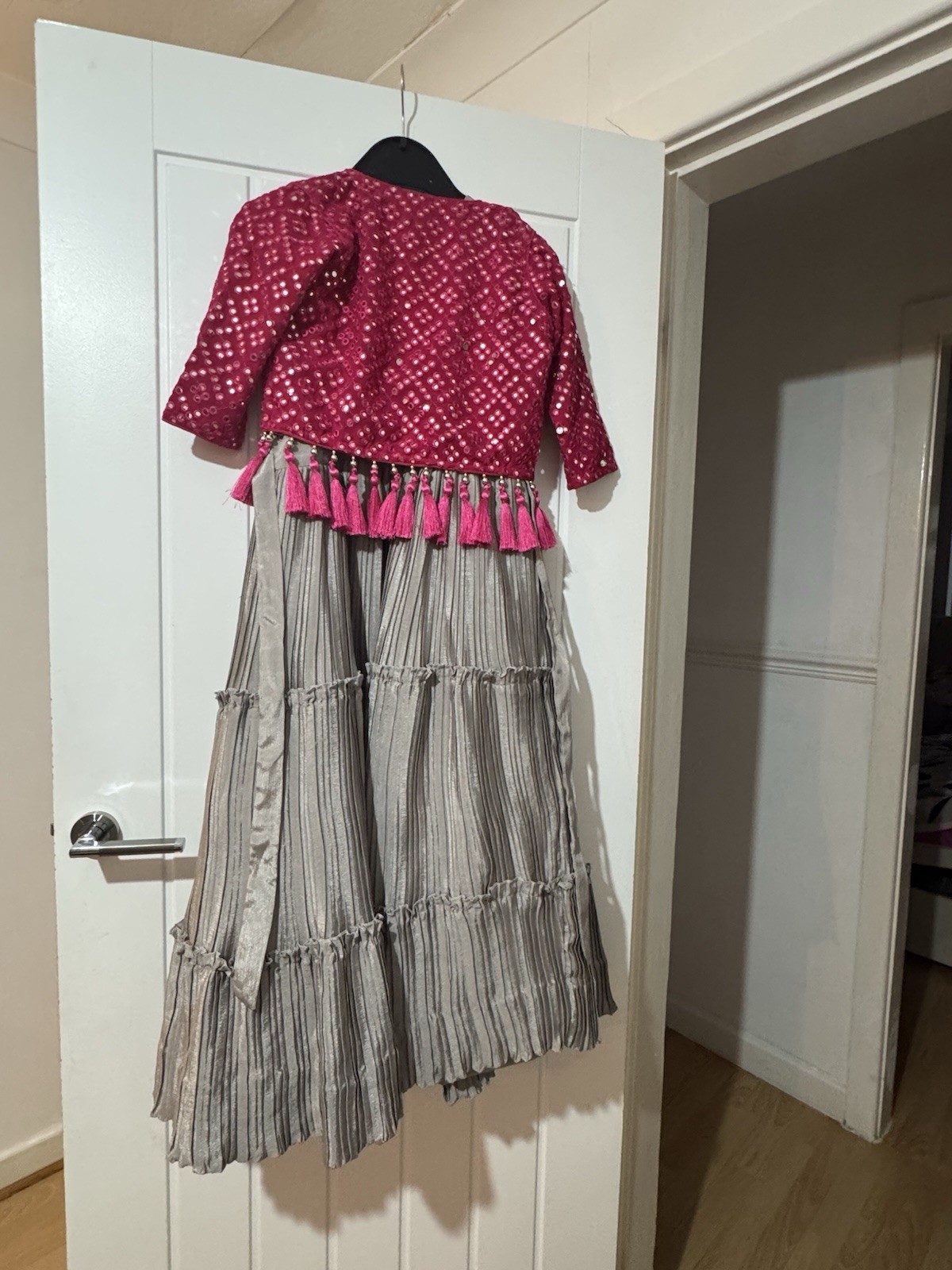 Picture 2 of 5