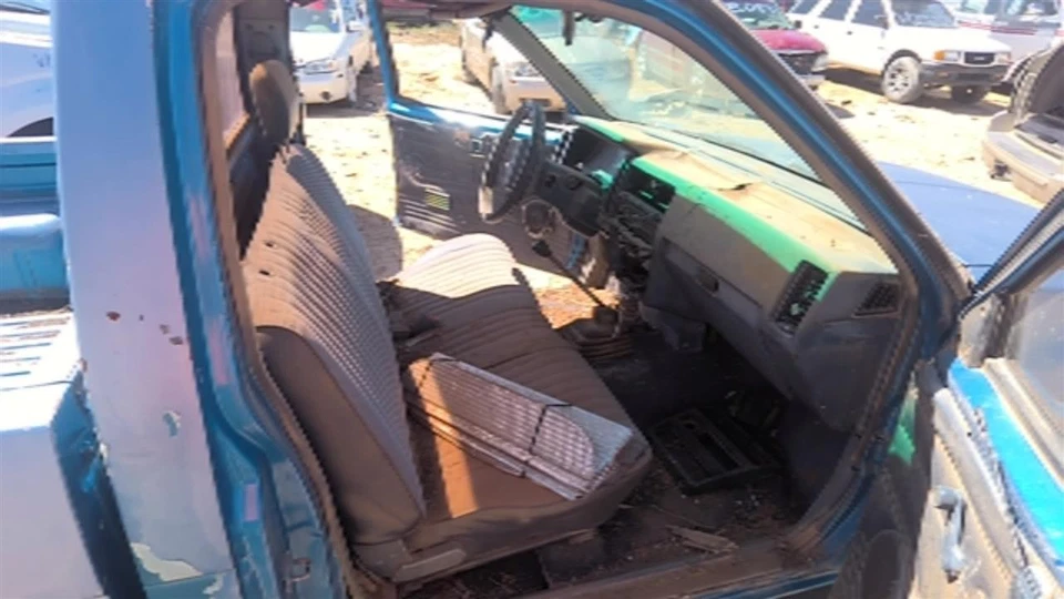 Conjunto de filtro de aire usado se adapta a: Nissan PICKUP 1988 4 cilindros grado federal A Foto 3 de 4