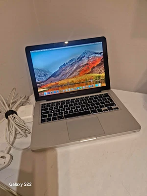 Apple MacBook Pro 13" 2011 · i7 · 4GB · 500GB