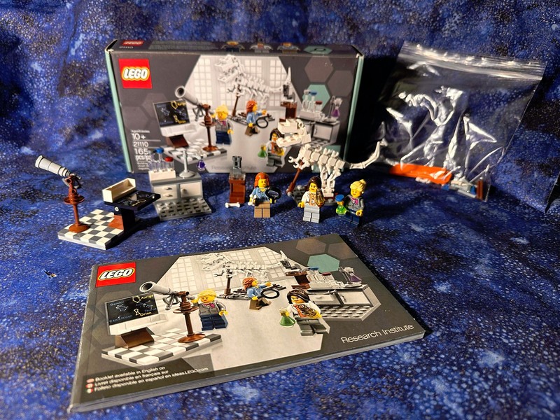 LEGO Ideas: Research Institute (21110)    USED,  I LOVE THIS SET! Complete: 