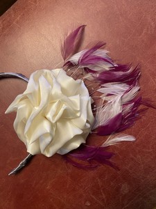 Fascinator Headband Cream Rose, Magenta Feathers