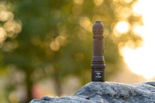 Weltool M8 ZOOM 860 Lumens 574 Meters Beam Distance Flashlight 18650 Battery