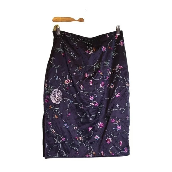 Conjunto Falda Chaqueta Bordada Floral Seda Azul Marino Tibi Foto 4 de 4