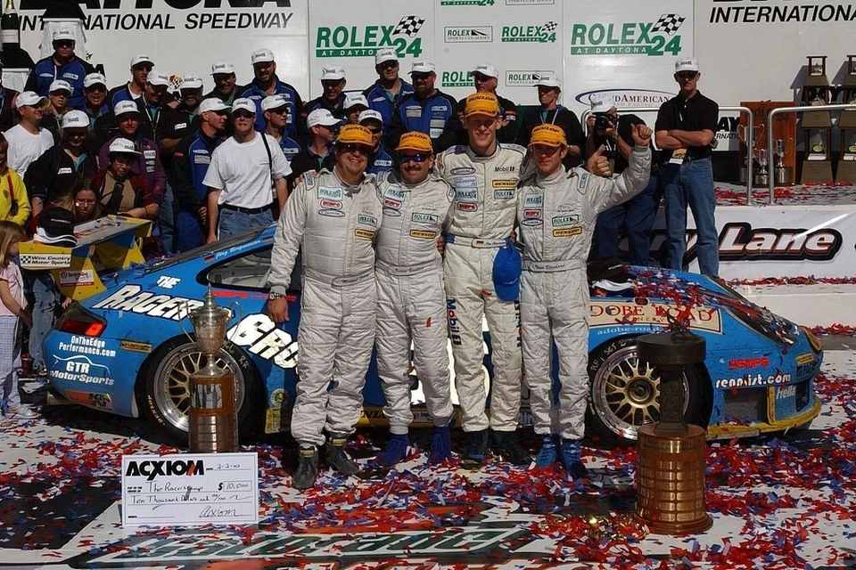 GANADOR 2002 ROLEX 24 DAYTONA Porsche 911 GT3R GRUPO DE CORREDORES Hebilla 1/18 AUTOart Foto 3 de 4