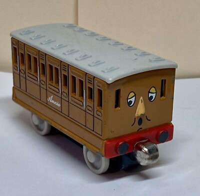 2002 ANNIE Passenger Coach  - Thomas & Friends Take N Play Diecast Metal Train 
