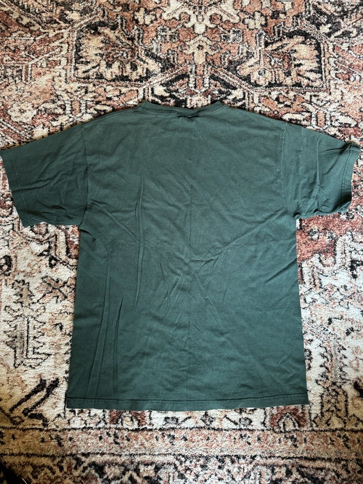 Camiseta verde peso pesado Foto 2 de 4