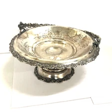 Vintage Silver Plated Bridal Basket - Middletown Plate Co.      GM246