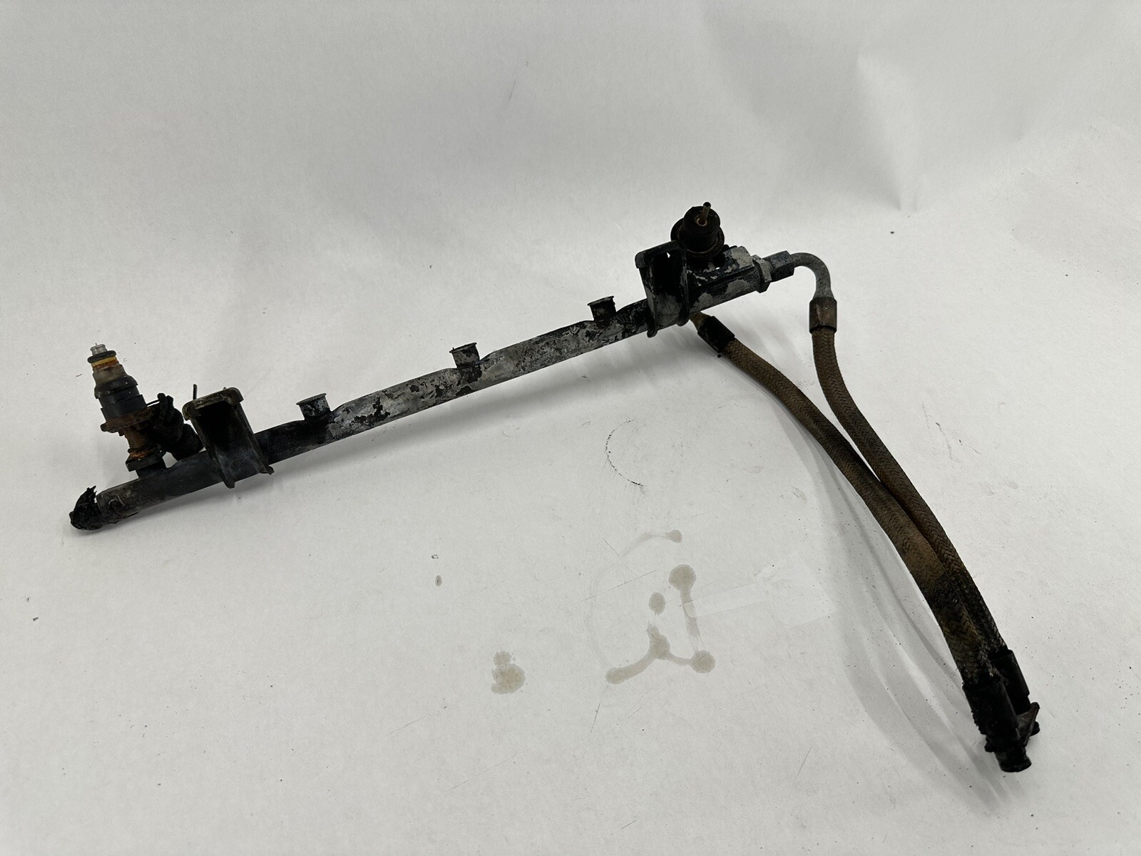1995 Ferrari 355 F355 Spider Motronic 2.7 LH Fuel Injector Rail Pipe 172560