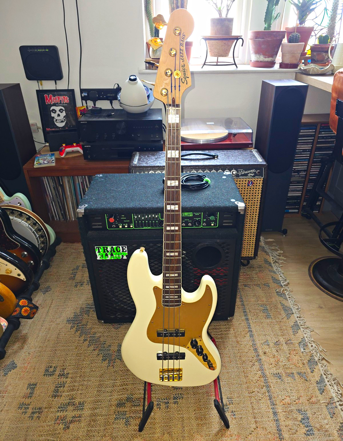 Fender Squier 40th Anniversary Gold Edition Jazz Bass