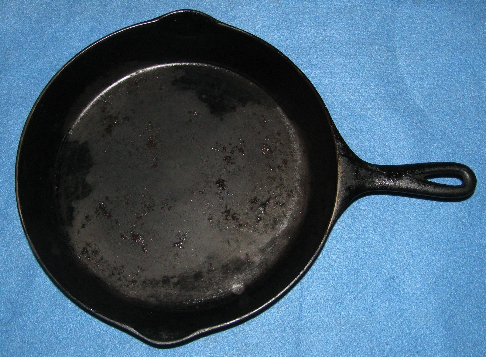 Vintage Wagner Ware Sidney -0- Cast Iron Skillet #9E - Heat Ring - Sits Flat👍
Opens in a new window