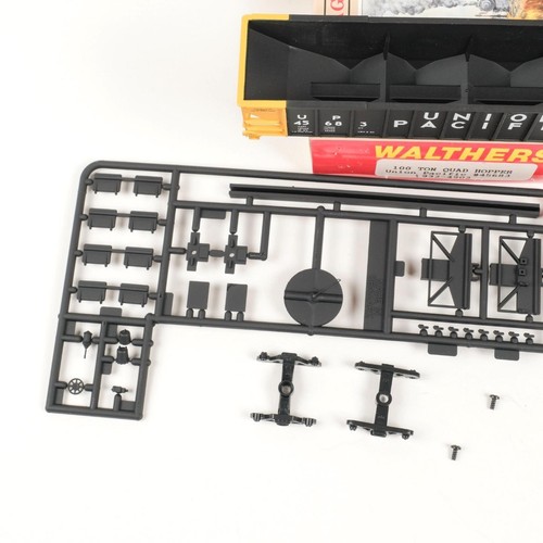 Walthers HO Scale Union Pacific UP #45683 100 Ton Quad Hopper Kit 932-4902 - Picture 3 of 4