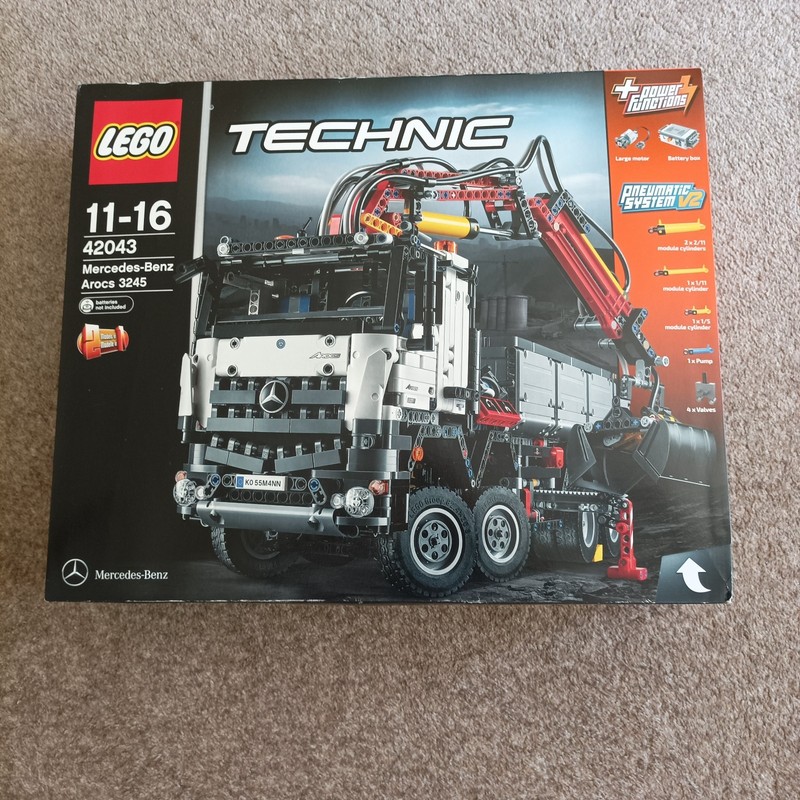 LEGO Technic - Mercedes-Benz Arocs 3245 - set 42043 - New and sealed