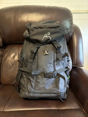 Hiking backpack. Perfect condition and total capacity of 35 Liters.