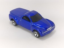 2000 00 Chevy SSR Concept Collectible 1/64 Scale Diecast Diorama Model J242
