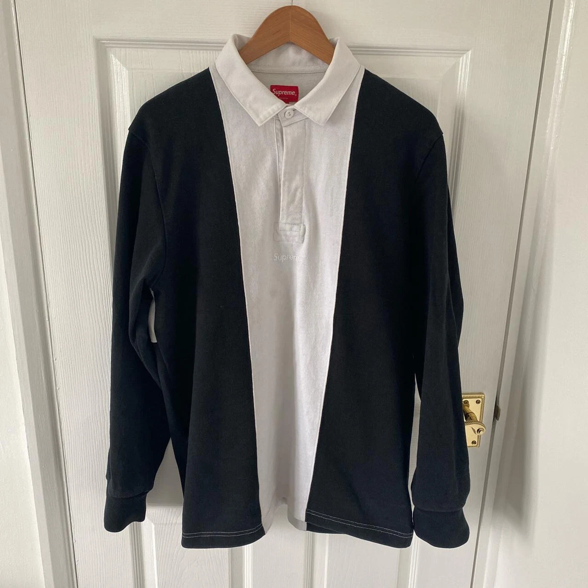 Supreme rugby box clearance logo