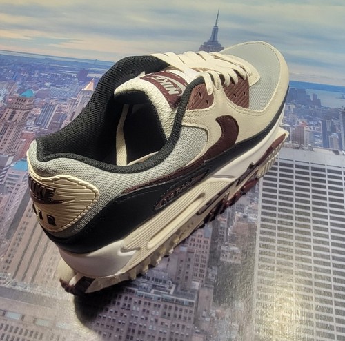 Nike Air Max 90 Wolf Grey/Burgundy Crush Mens Size 9.5 DQ4071 004 New - Picture 2 of 7