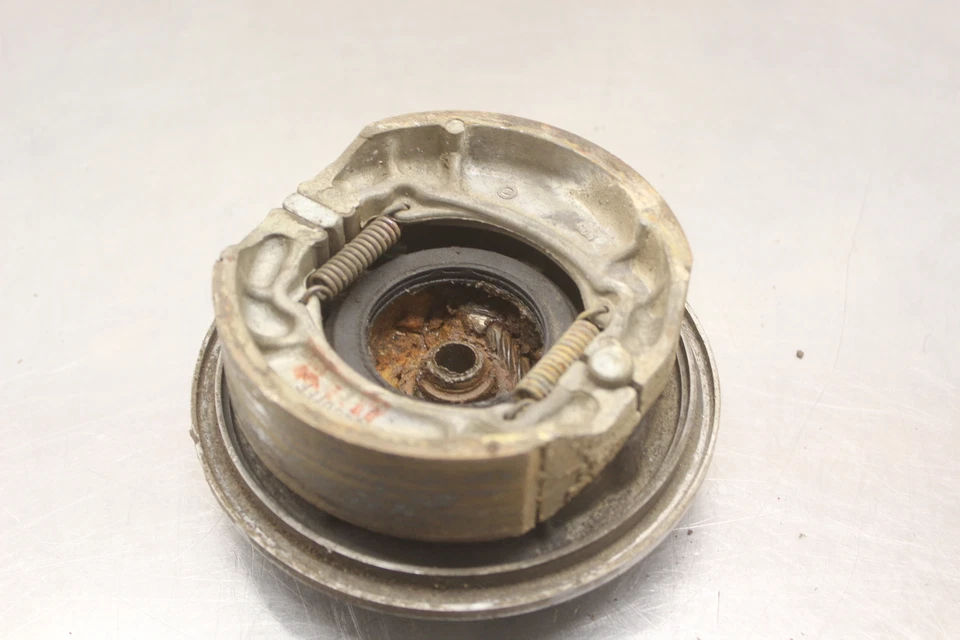 1974 Kawasaki G5 100 FRONT BRAKE DRUM PLATE H105 - Image 3 of 4