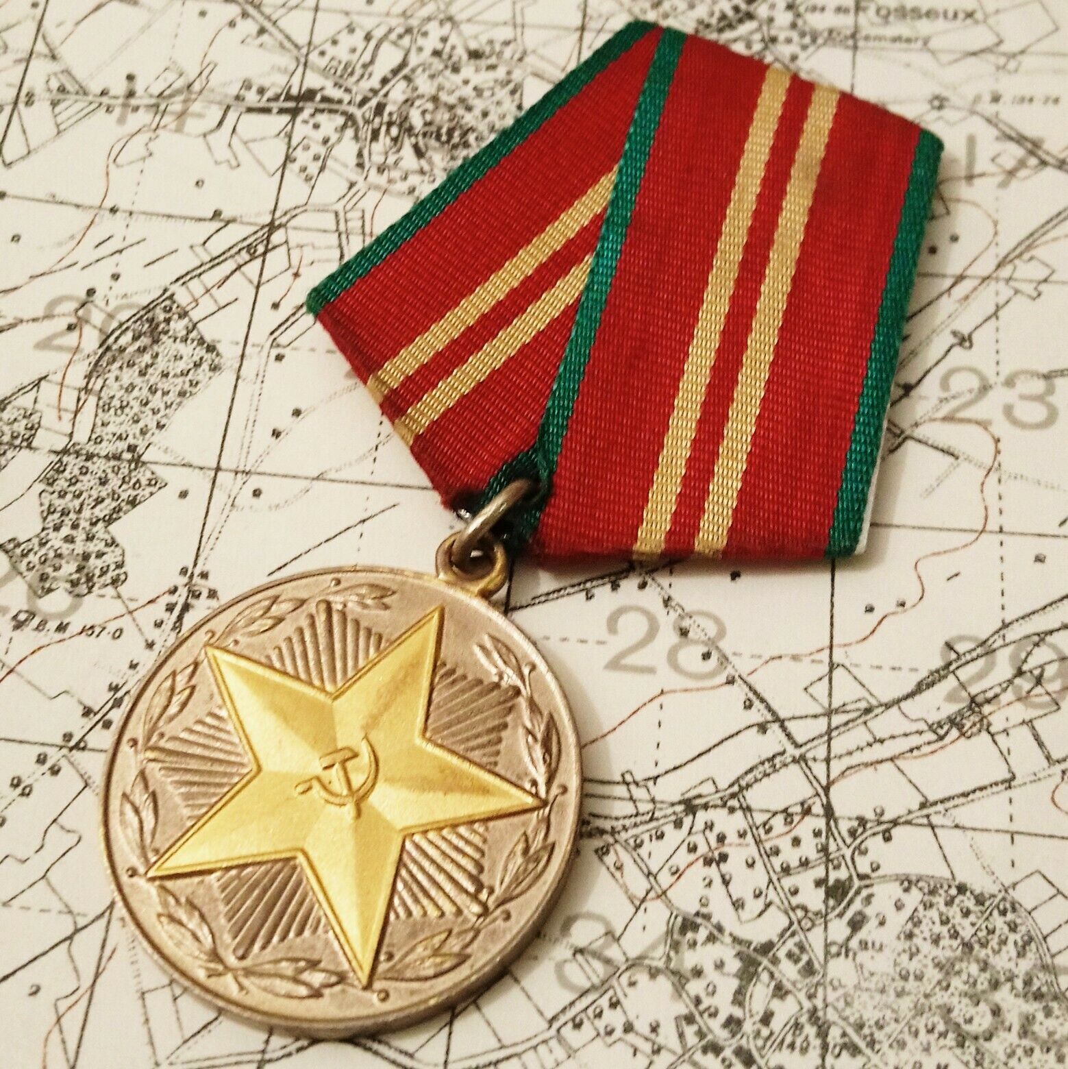 WW2 RUSSIAN 15 YEARS SOVIET MEDAL CCCP COLD WAR USSR RUSSIA ARMY WWII BADGE 