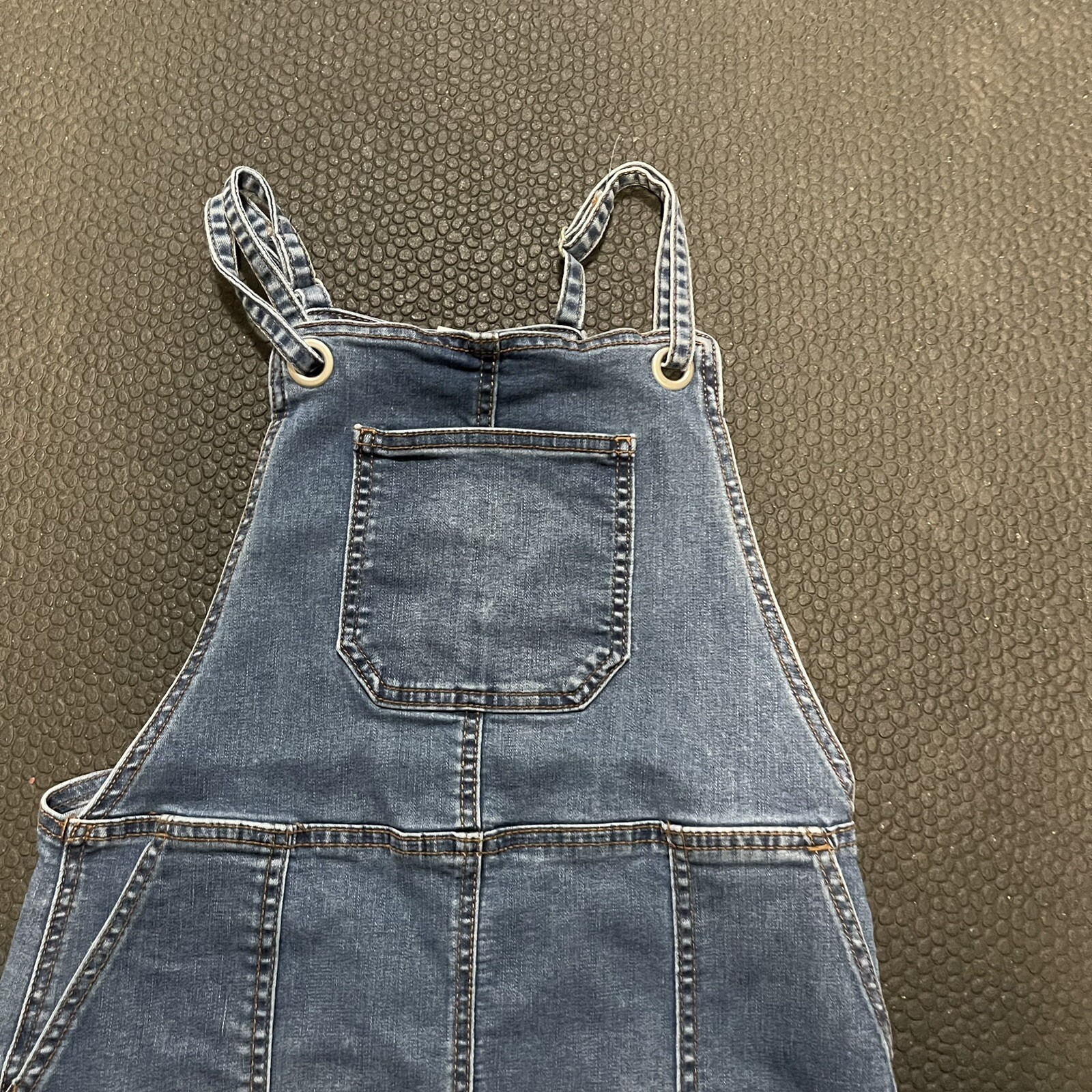 Picture 2 of 3