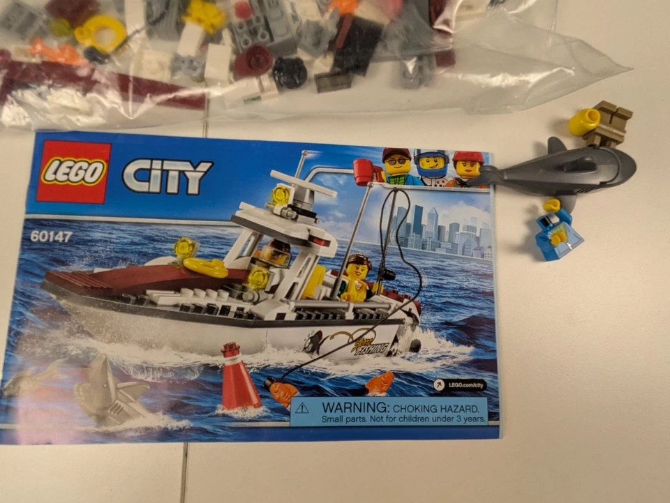 Lego Town: City: Harbor: Juego de barco de pesca 60147 - Juego incompleto Foto 3 de 4