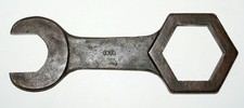 1474 Studebaker Hubcap Auto Wrench Tool Kit Old Vintage Antique