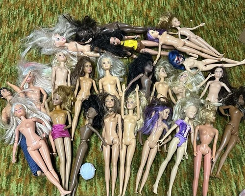 Vintage Group Of Barbie dolls