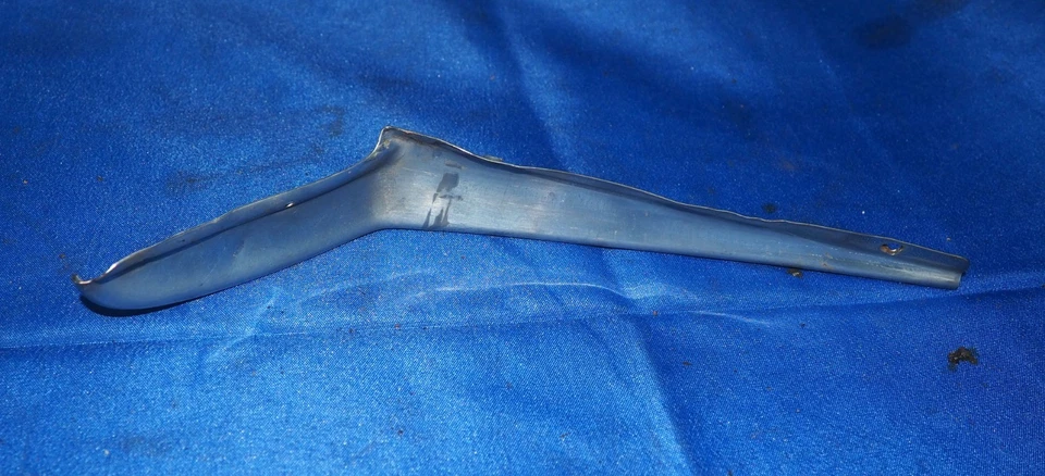 Cadillac Series 62 1953 cupé pasajero puerta derecha umbral pilar moldura cromada Foto 4 de 4