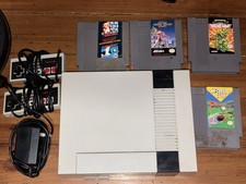 Nintendo Entertainment System NES-001 Console Gray Controllers Games RF RCA