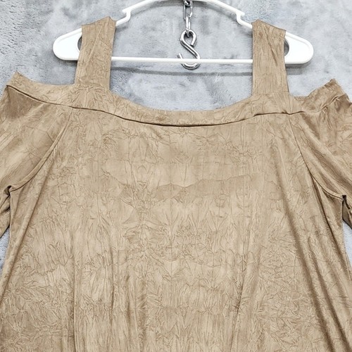 The Pyramid Collection Top Womens 1X Gold Tan Crinkle Stretch Knit Cold Shoulder - Picture 2 of 10