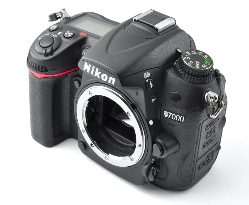 Nikon D7000 [MINT / 2,983 Shots] 16.2MP Digital SLR Camera Barely Used - Image 2 of 4