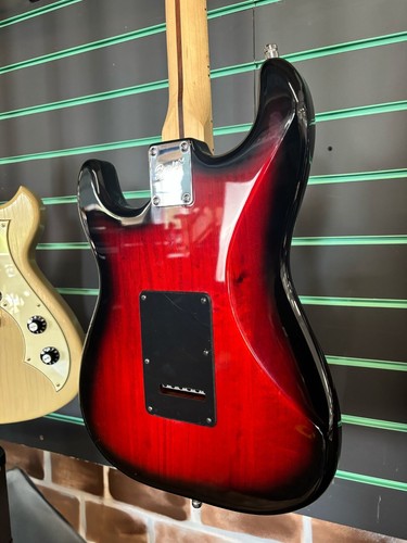 Squier Standard Stratocaster Red burst 2016 Electric Guitar - Picture 13 of 13
