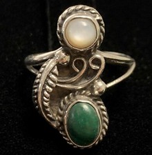 VINTAGE HAND MADE ESTATE STERLING SILVER GREEN ONYX MOTHER OF PEARL RING SZ 6.25