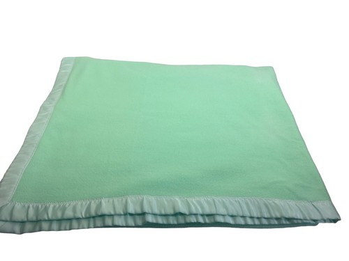 vintage cottage core 90's poly fleece mint green blanket Satin Trim 108” X 132” - Picture 4 of 9