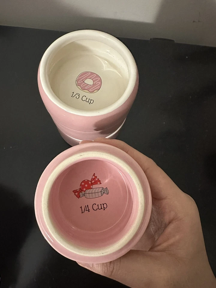 Tazas medidoras apilables de cerámica con tema de postre  Foto 3 de 4