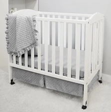 American Baby Company Heavenly Soft Minky Dot 3-Piece Mini/Portable Crib Bedding