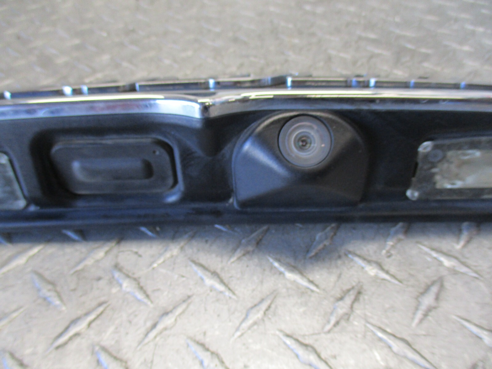 14-17 2017 Maserati Ghibli REAR TRUNK LS PLATE LIGHT COVER TRIM WI CAMERA