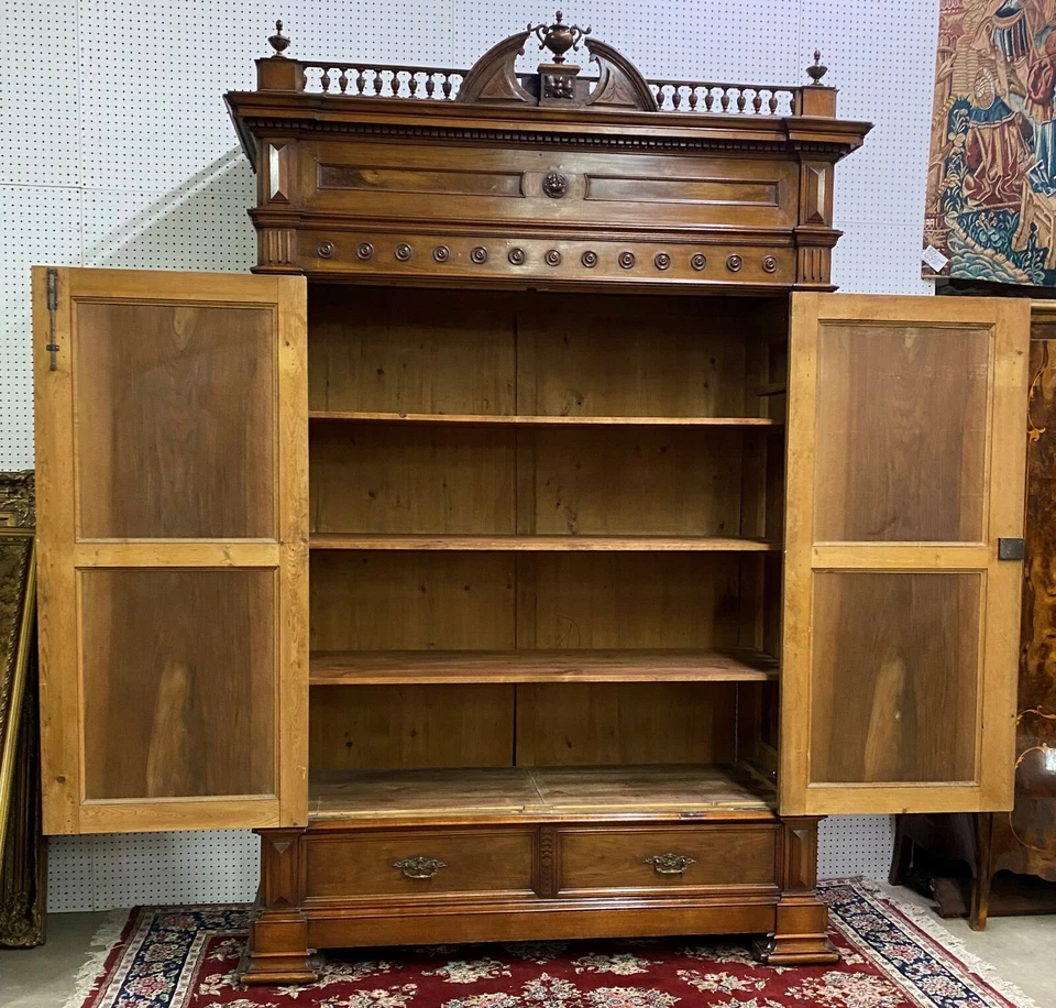 Excepcional guarda-roupa antigo francês de 2 portas Louis XVI nogueira por volta de 1870 - Imagem 3 de 4