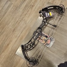 PSE Decree EC2 Right Hand Compound Bow 80 lb 25-30.5in Draw 31.5in Black
