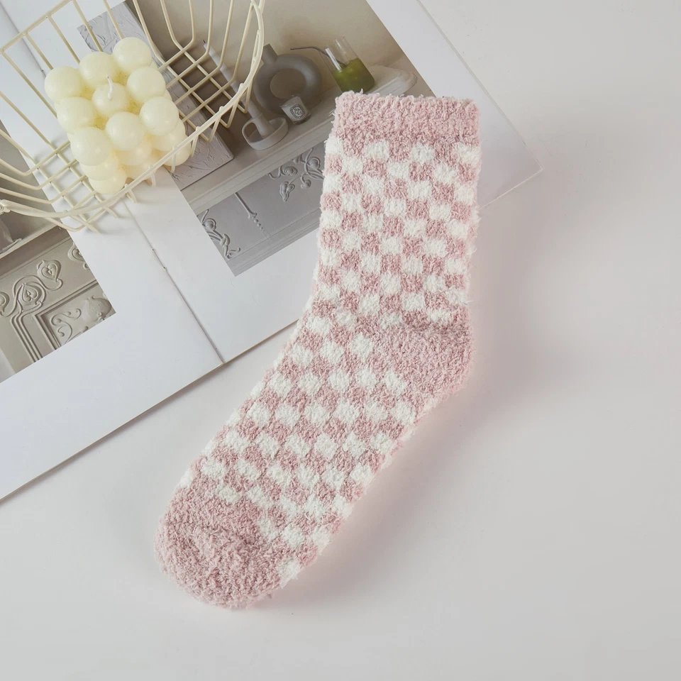 6 pares de calcetines para dormir borrosos de dos tonos a cuadros acogedores a cuadros para mujer Foto 3 de 4