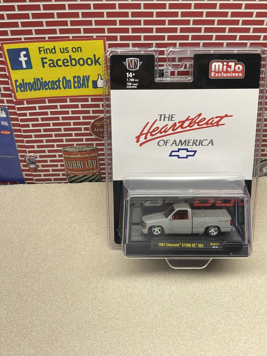 M2 Machines Limited Edition Mijo Exclusive - Chevy C1500 454 SS Rosa (1991) Scala 1:64 MJS76
