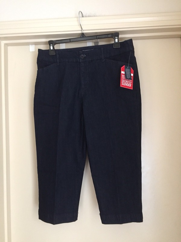 ST. JOHNS BAY DARK RINSE CAPRIA PANTS SECRETLY SLENDER CLASSIC FIT SZ 6 NWT
