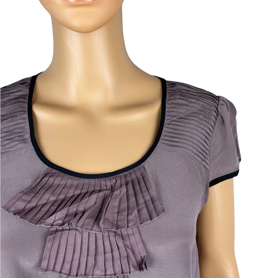 Top Urban Outfitters Kimchi Azul Cuello Plisado Púrpura Negro Borde Seda Talla Pequeña Foto 2 de 4